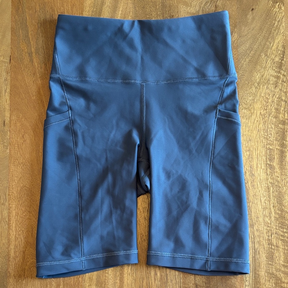 Athletes Interval Stash 7inch High-Waisted Grey Women's Workout bike shorts